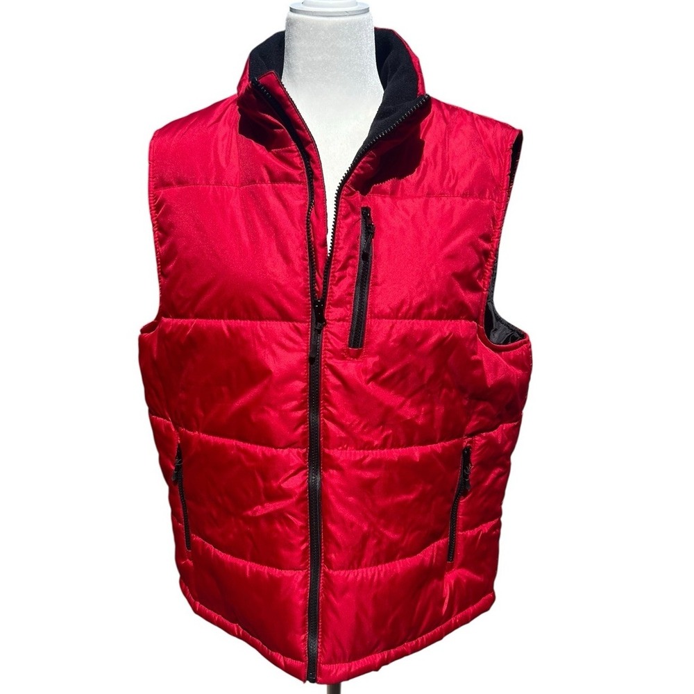 Black And Red Puffer Vest Large Interior Pocket‎ Outdoor Life Recycled Bottles